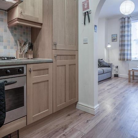 Arcadia - 1 Bedroom Apartment - Тенби Екстериор снимка