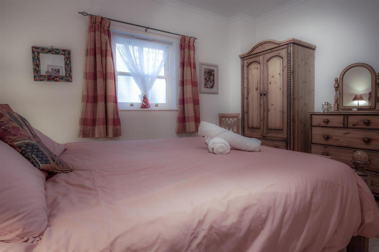 Arcadia - 1 Bedroom Apartment - Тенби Екстериор снимка