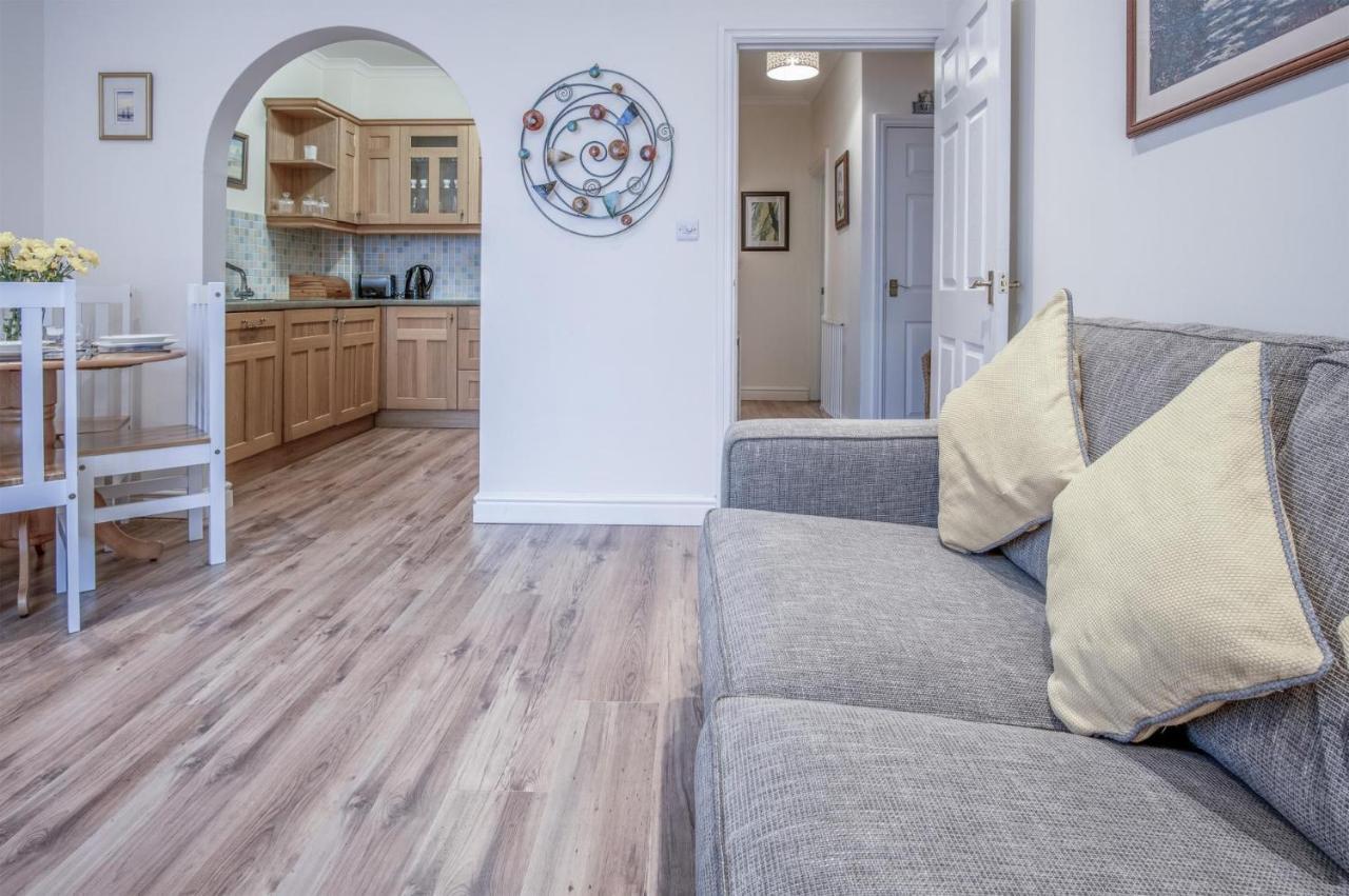 Arcadia - 1 Bedroom Apartment - Тенби Екстериор снимка