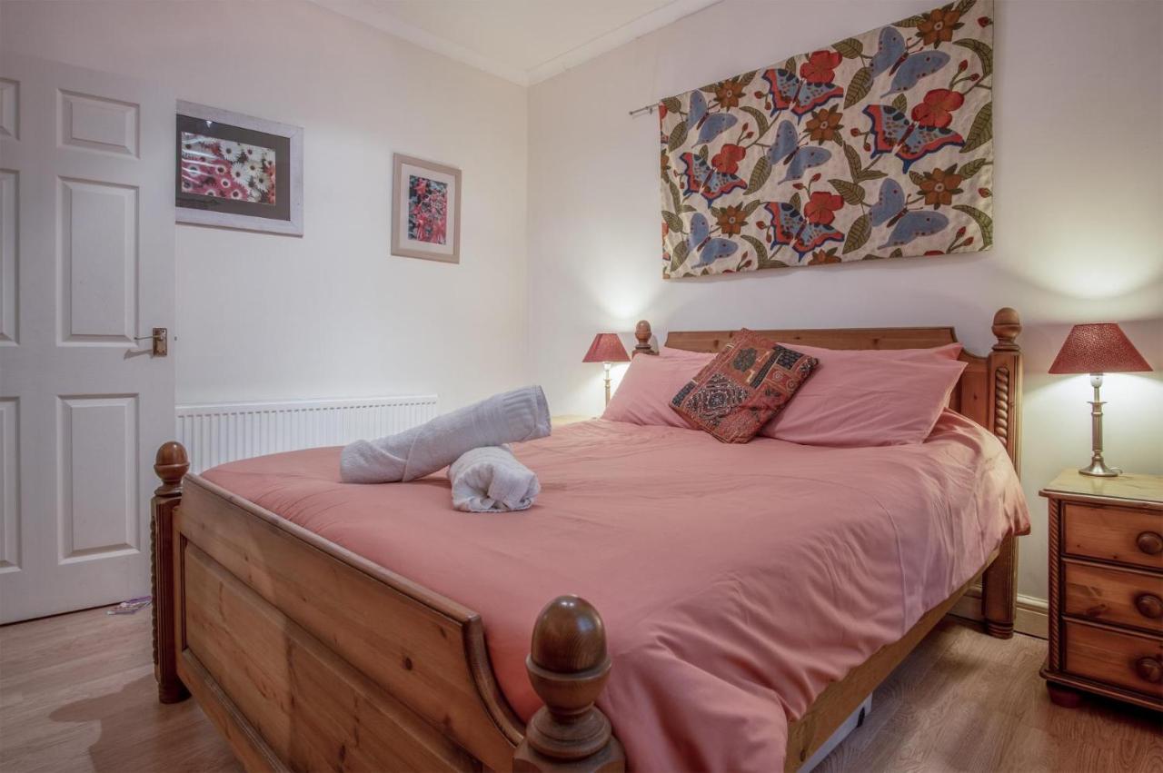 Arcadia - 1 Bedroom Apartment - Тенби Екстериор снимка