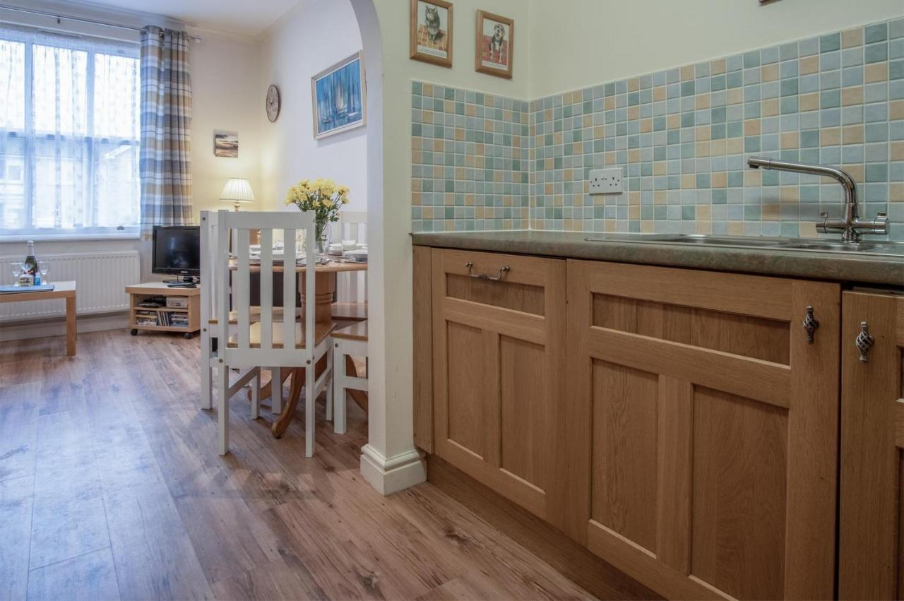 Arcadia - 1 Bedroom Apartment - Тенби Екстериор снимка
